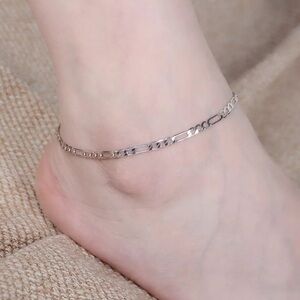 3/$30 🤍 Chain Anklet